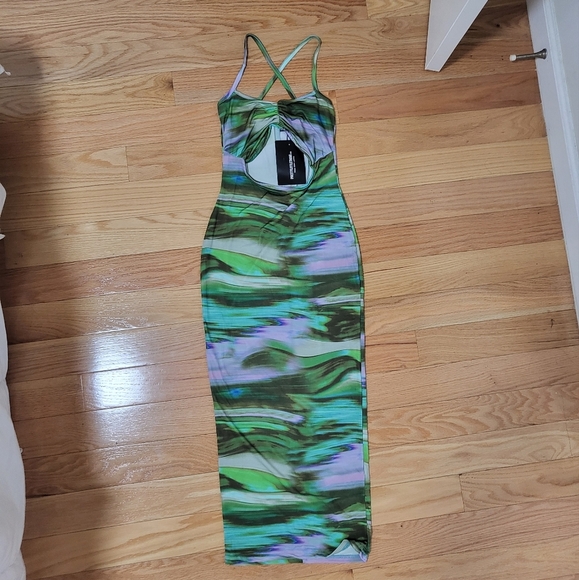 D5. NWT PRETTYLITTLETHING Green Wave Slinky Ruched Bust Cut Out Midaxi Dress - Picture 4 of 6
